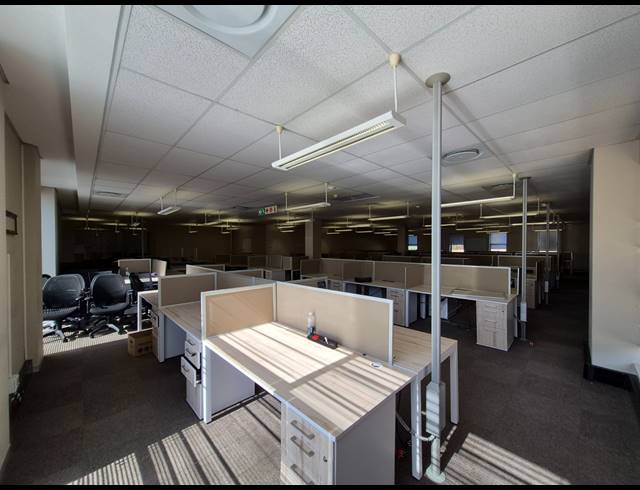 977M² OFFICE TO LET IN SANDTON CENTRAL
